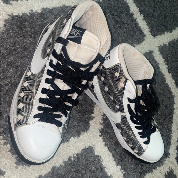 Nike shoes size 9 still in good condition some wear - Picture 5 of 5